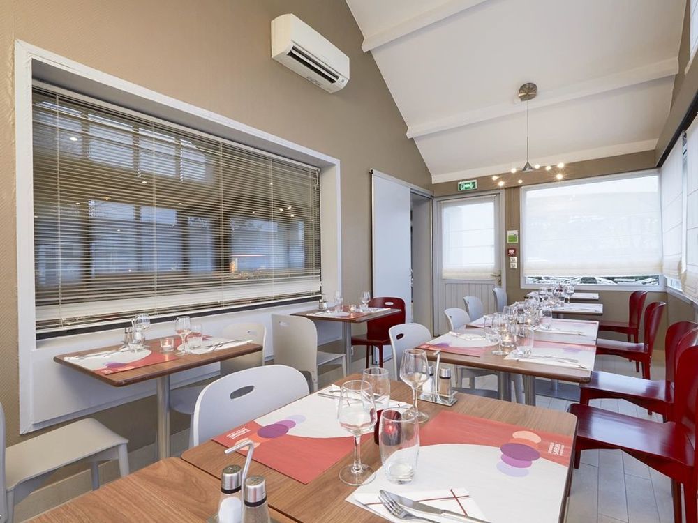 Campanile Montesson - Le Vesinet Hotel Restoran gambar
